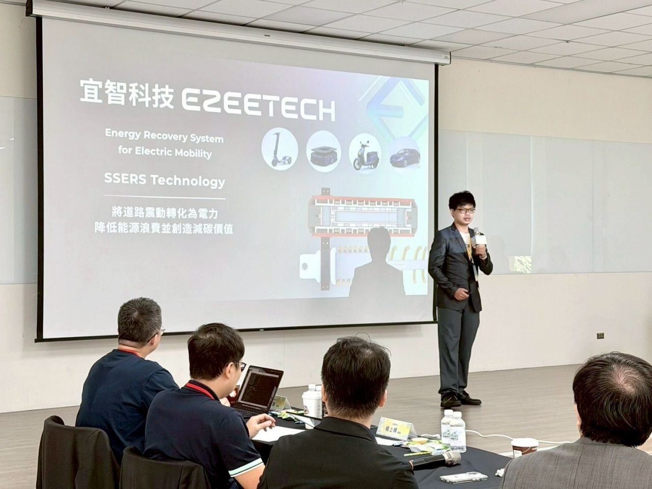 宜智科技技術簡報與黃冠豪分享